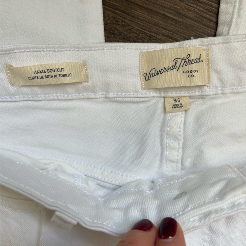 Universal Thread White Bootcut Cropped Jeans Size… - image 3